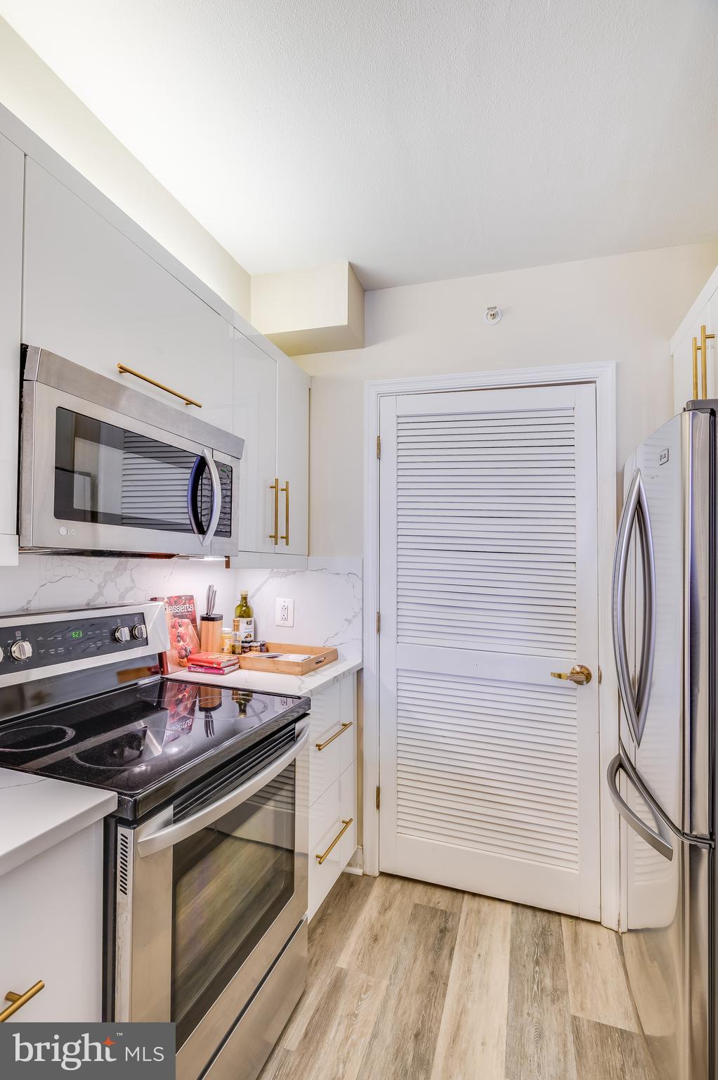 631 D STREET NW 837