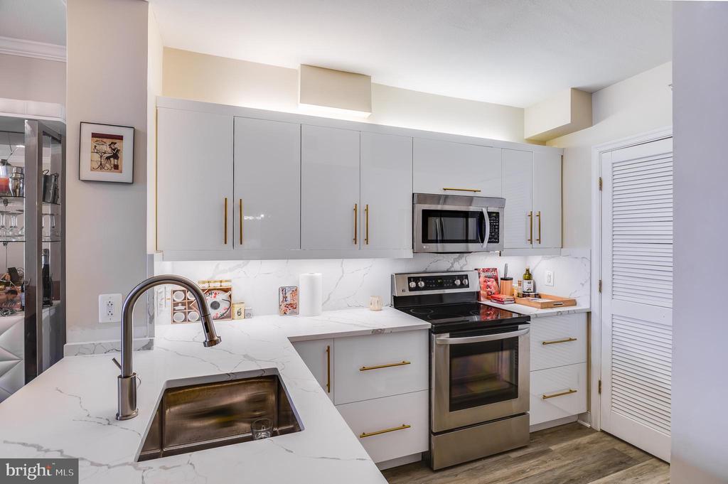 631 D STREET NW 837