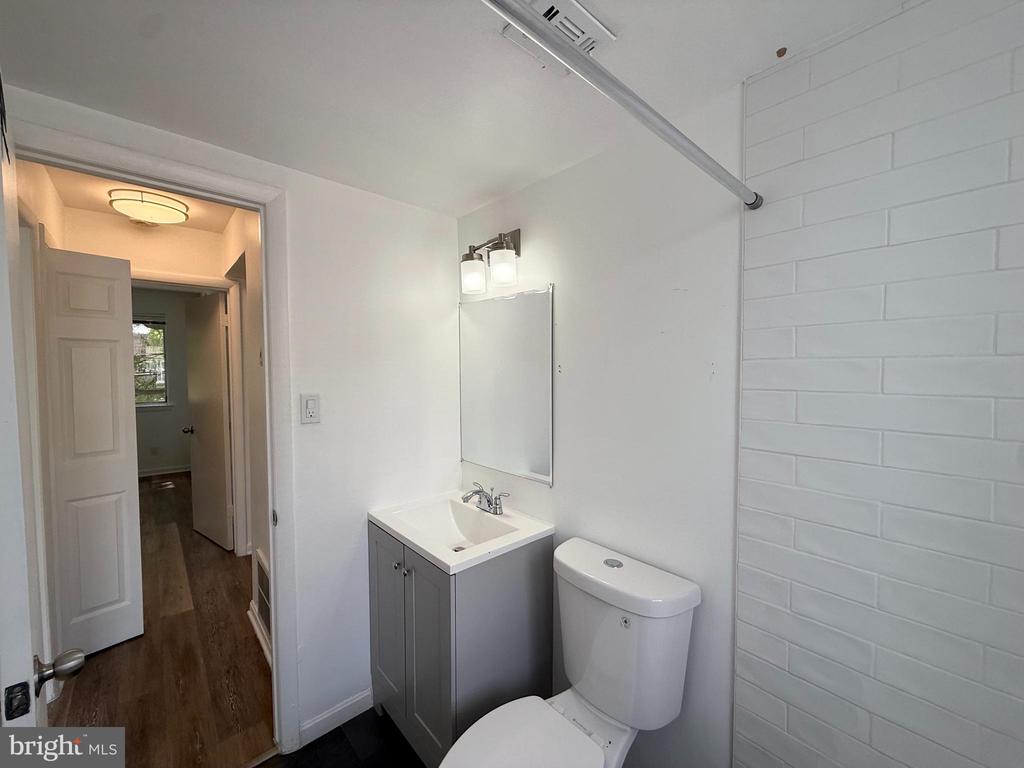 1920 NAYLOR ROAD SE 210