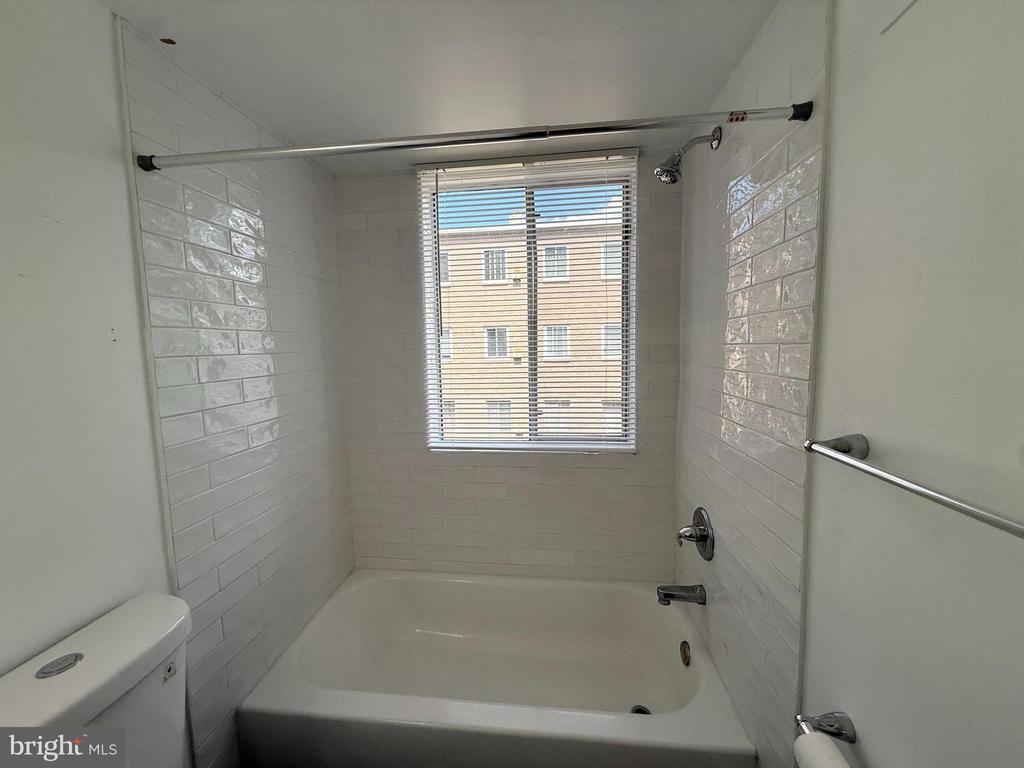 1920 NAYLOR ROAD SE 210