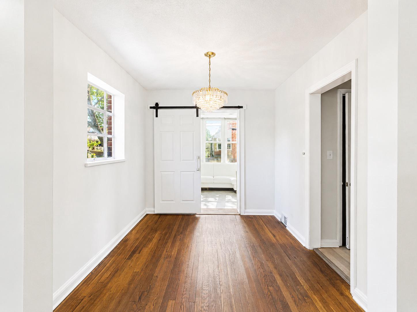 121 33RD STREET NE