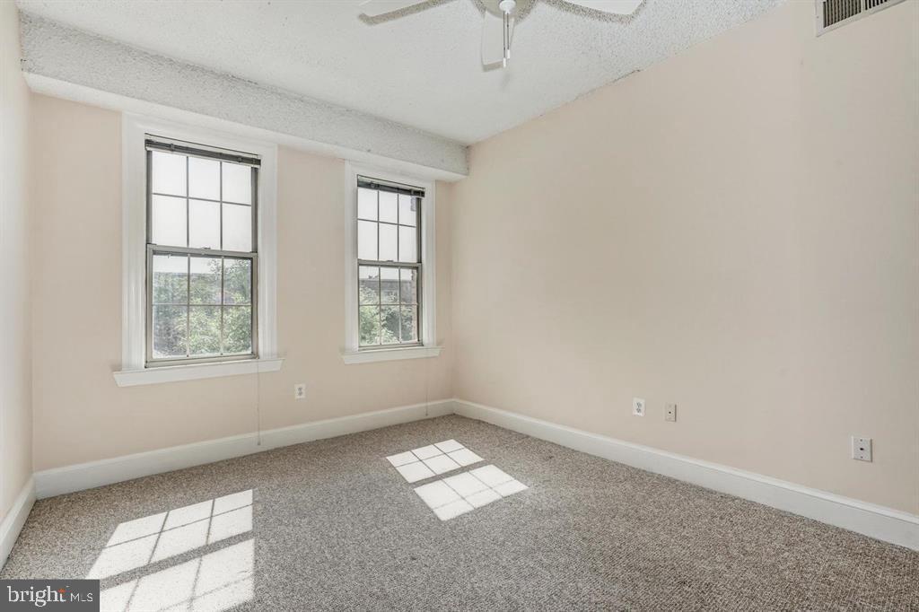 1401 COLUMBIA ROAD NW Unit: 215