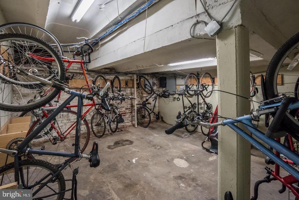 1401 COLUMBIA ROAD NW Unit: 215