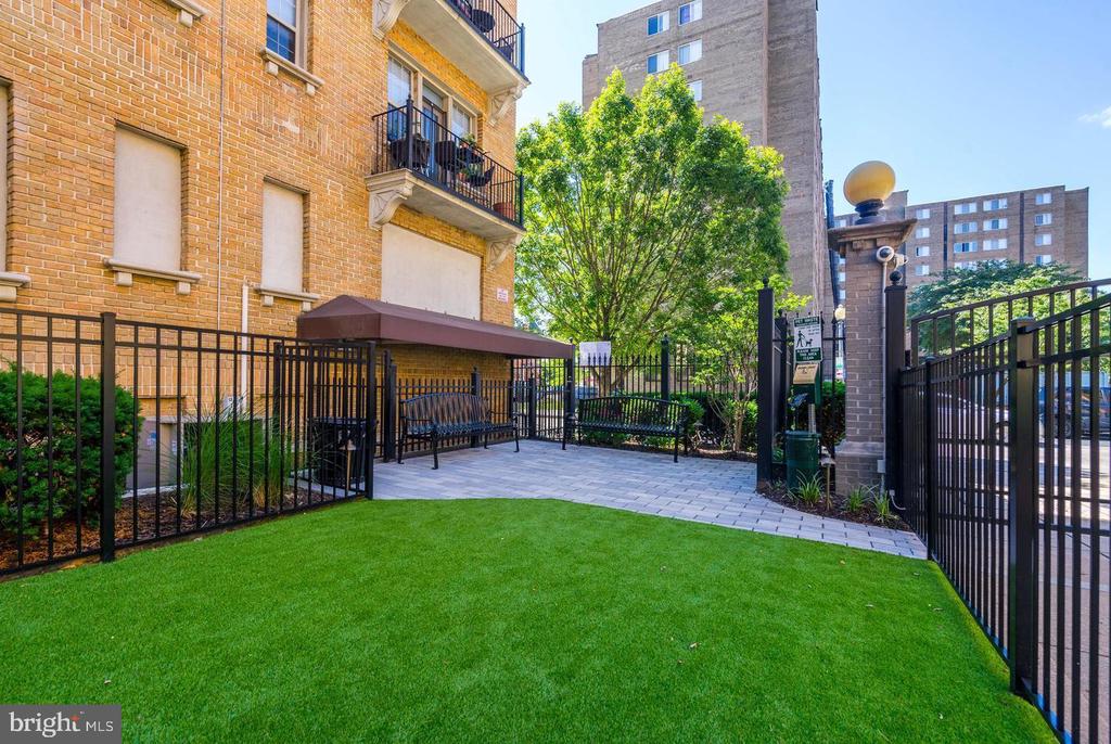 1401 COLUMBIA ROAD NW Unit: 215