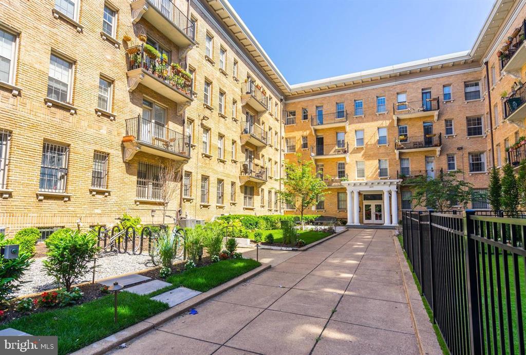 1401 COLUMBIA ROAD NW Unit: 215