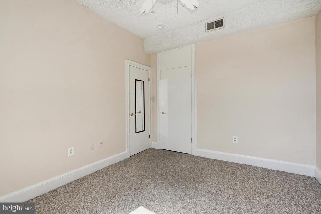 1401 COLUMBIA ROAD NW Unit: 215