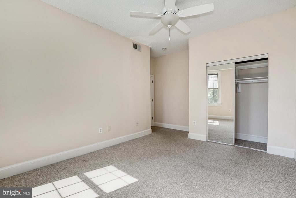 1401 COLUMBIA ROAD NW Unit: 215