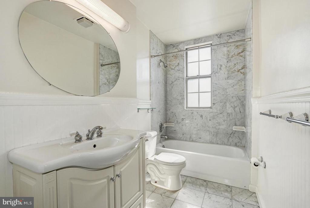 1401 COLUMBIA ROAD NW Unit: 215