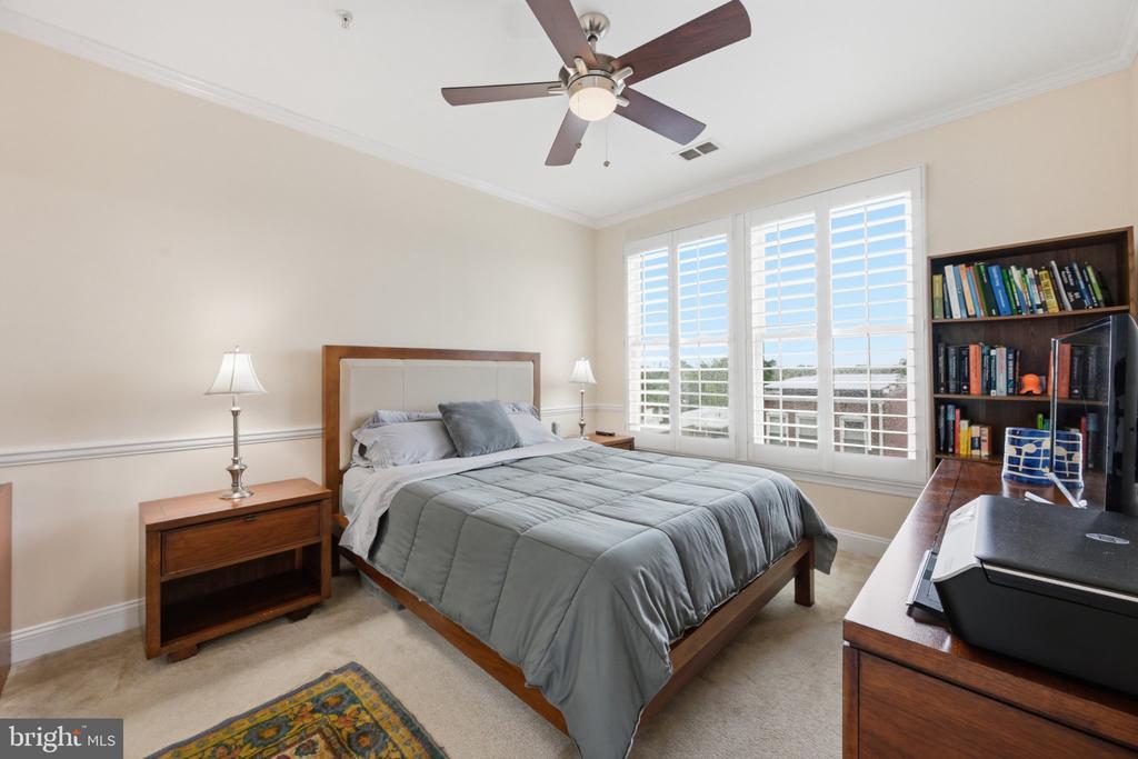 1391 PENNSYLVANIA AVENUE SE Unit: 463