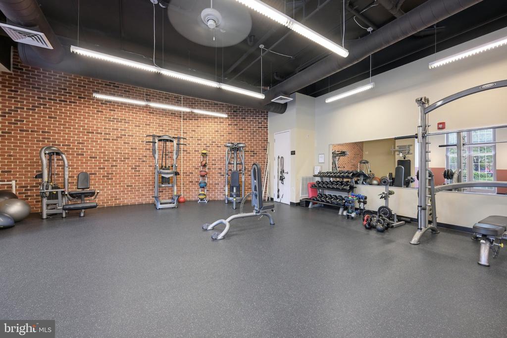 1391 PENNSYLVANIA AVENUE SE Unit: 463