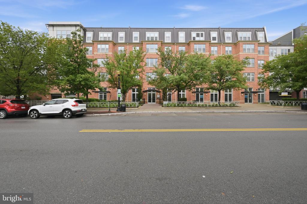 1391 PENNSYLVANIA AVENUE SE Unit: 463