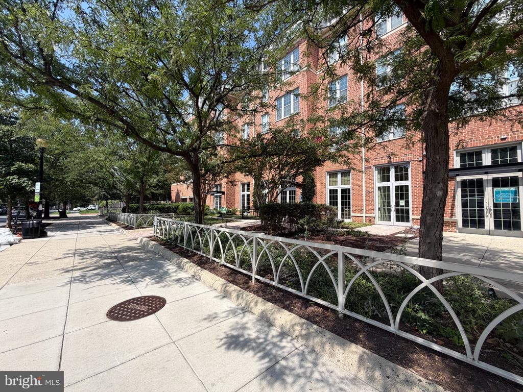 1391 PENNSYLVANIA AVENUE SE Unit: 463