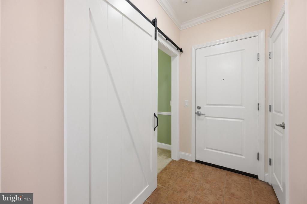 1391 PENNSYLVANIA AVENUE SE Unit: 463