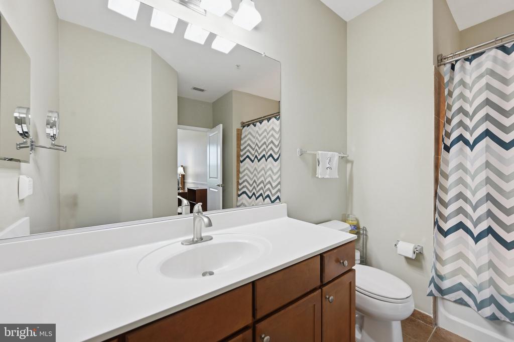 1391 PENNSYLVANIA AVENUE SE Unit: 463