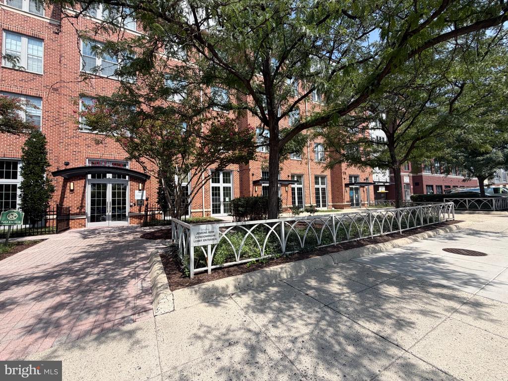 1391 PENNSYLVANIA AVENUE SE Unit: 463