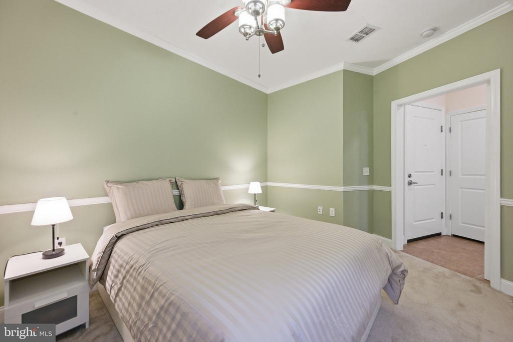1391 PENNSYLVANIA AVENUE SE Unit: 463