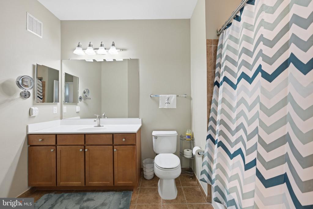 1391 PENNSYLVANIA AVENUE SE Unit: 463