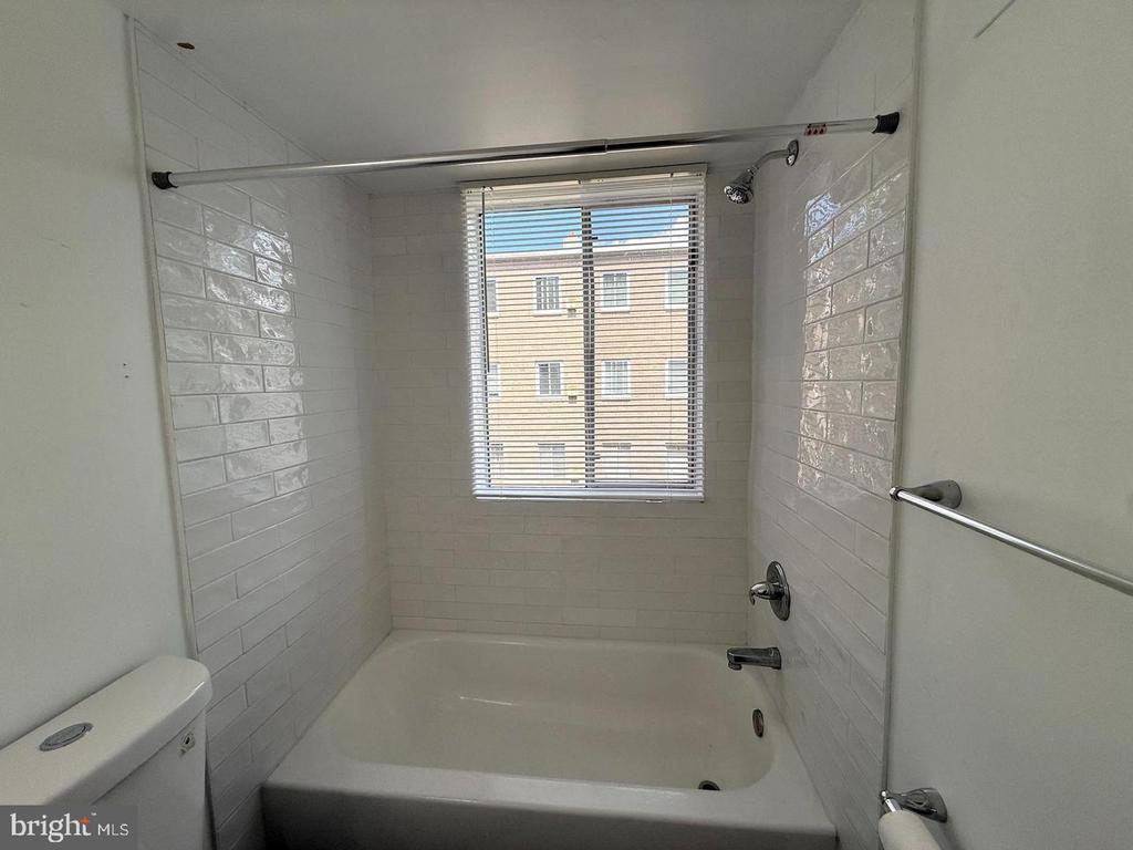 1920 NAYLOR ROAD SE Unit: 210