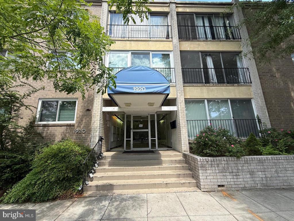 1920 NAYLOR ROAD SE Unit: 210