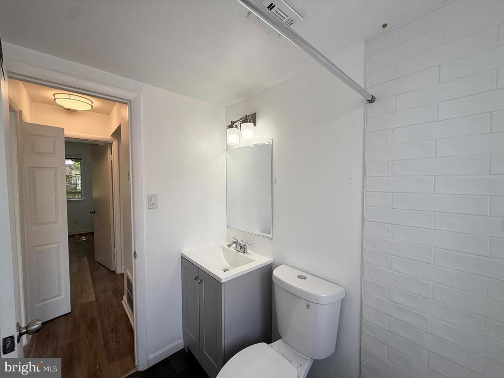 1920 NAYLOR ROAD SE Unit: 210