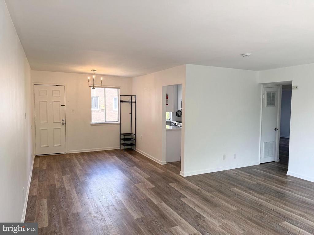 1920 NAYLOR ROAD SE Unit: 210