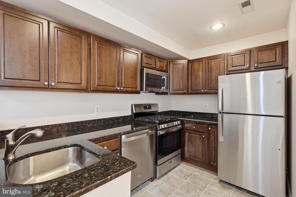 804 TAYLOR STREET NW Unit: 304