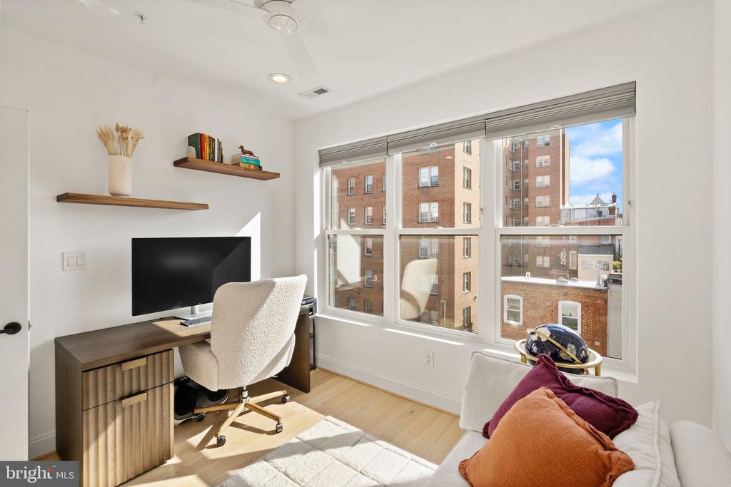 1721 20TH STREET NW Unit: 302