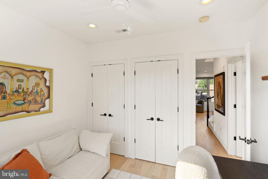 1721 20TH STREET NW Unit: 302