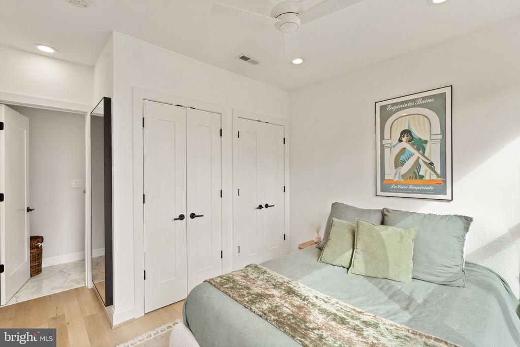 1721 20TH STREET NW Unit: 302