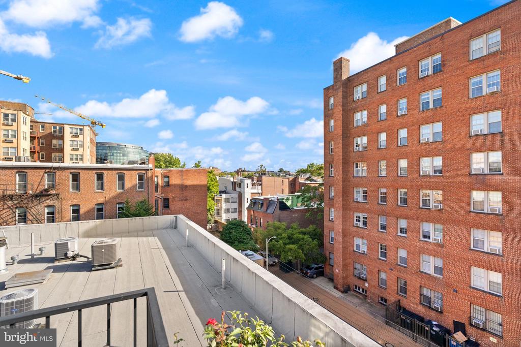 1721 20TH STREET NW Unit: 302