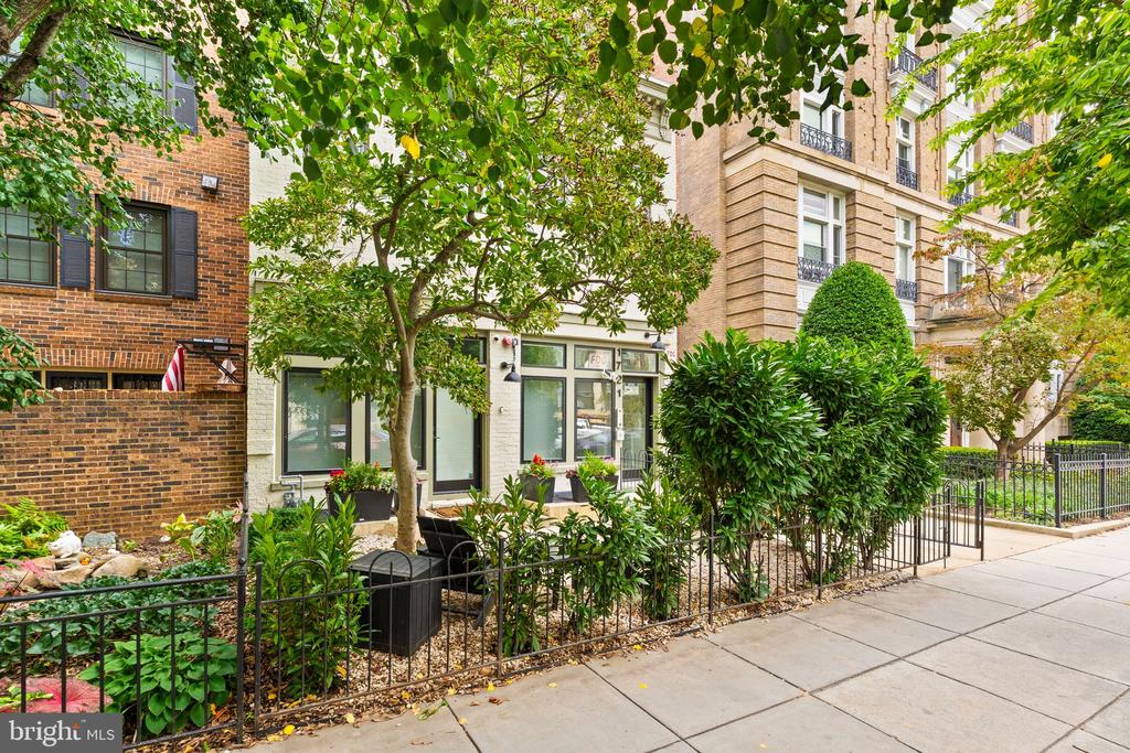 1721 20TH STREET NW Unit: 302