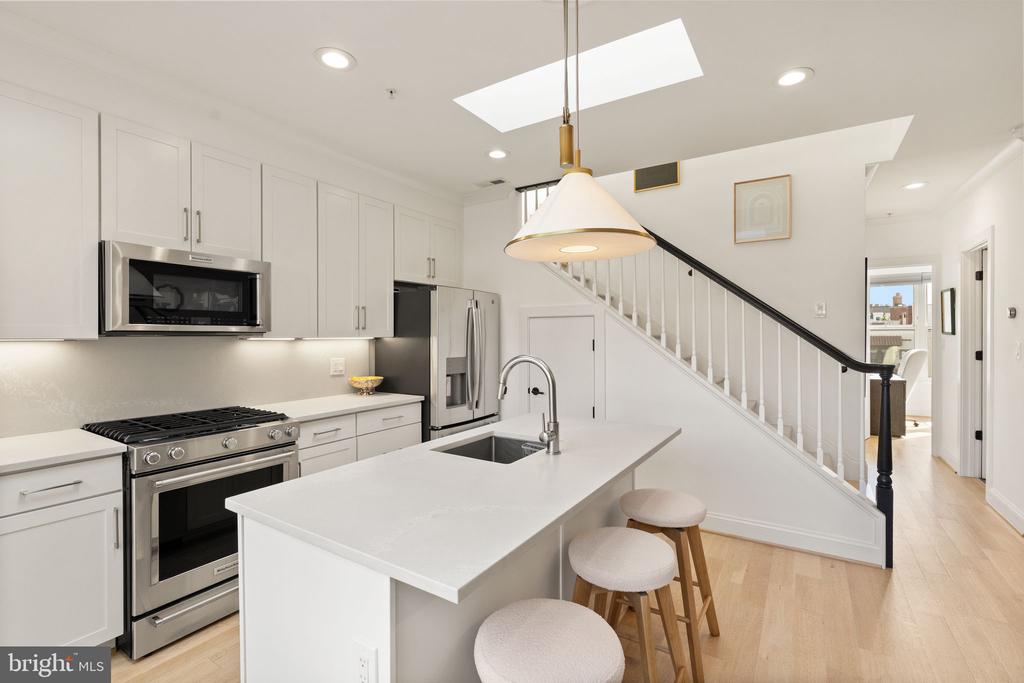 1721 20TH STREET NW Unit: 302