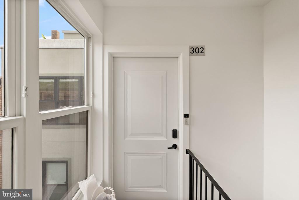 1721 20TH STREET NW Unit: 302