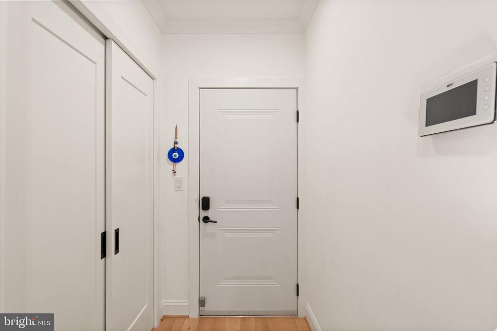 1721 20TH STREET NW Unit: 302