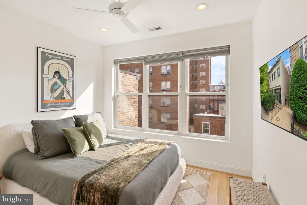 1721 20TH STREET NW Unit: 302