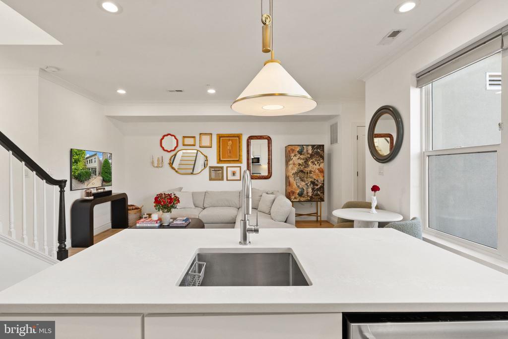 1721 20TH STREET NW Unit: 302