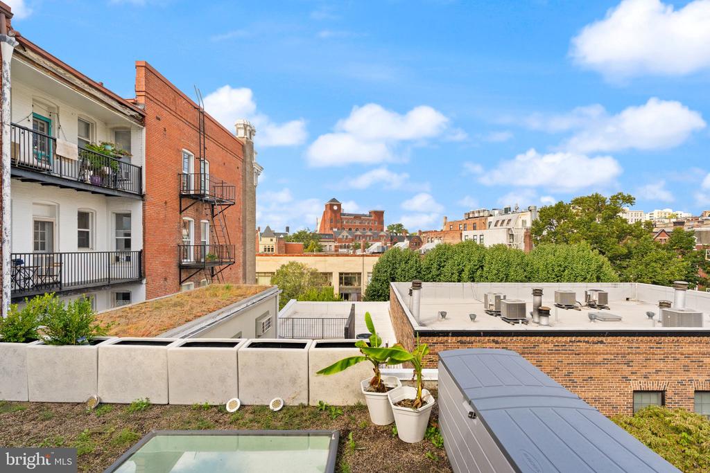 1721 20TH STREET NW Unit: 302