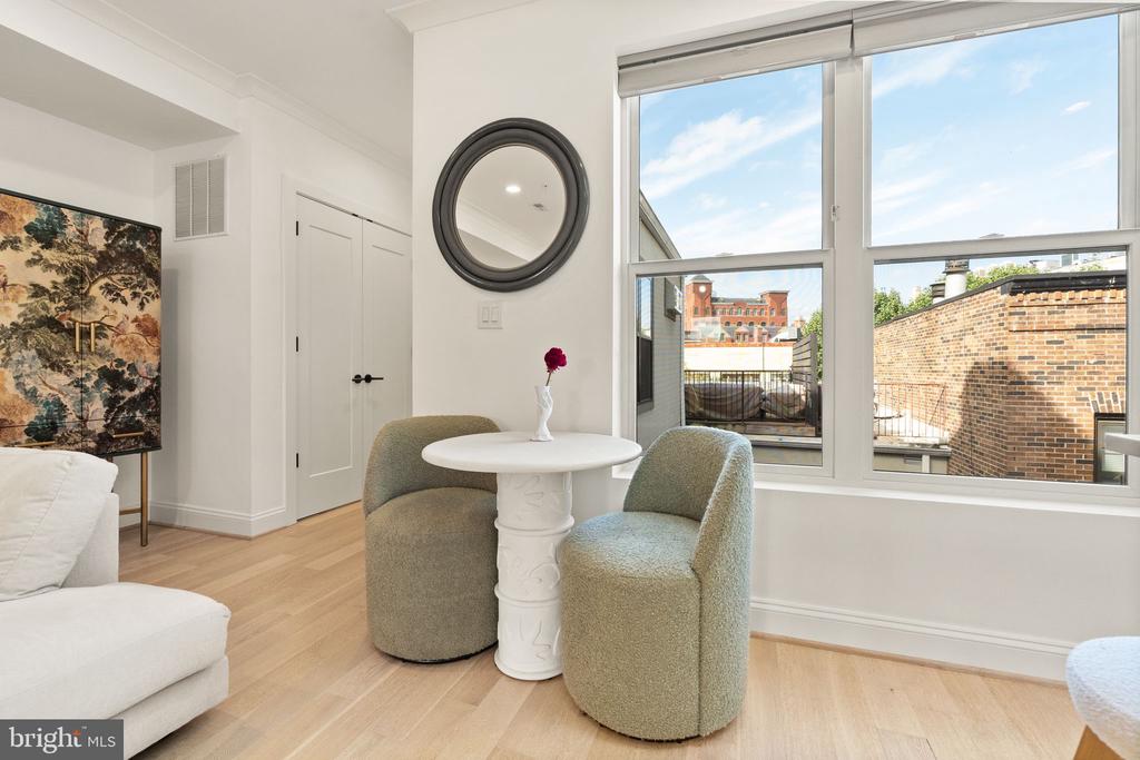1721 20TH STREET NW Unit: 302
