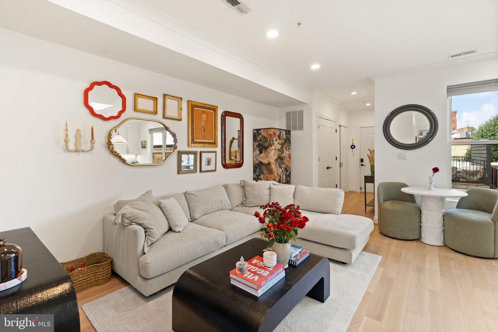 1721 20TH STREET NW Unit: 302