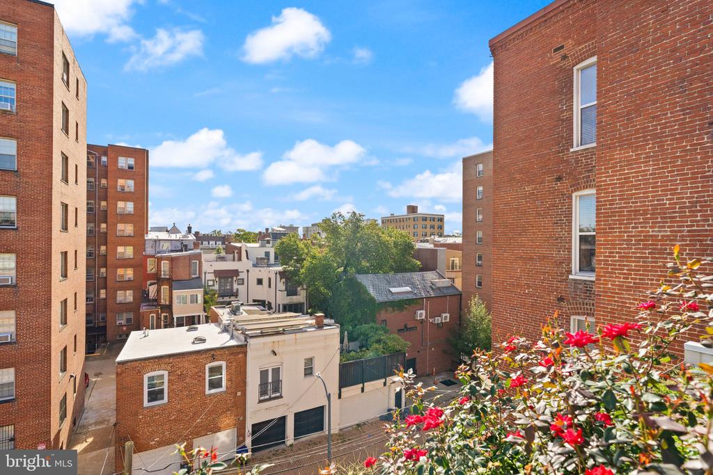 1721 20TH STREET NW Unit: 302