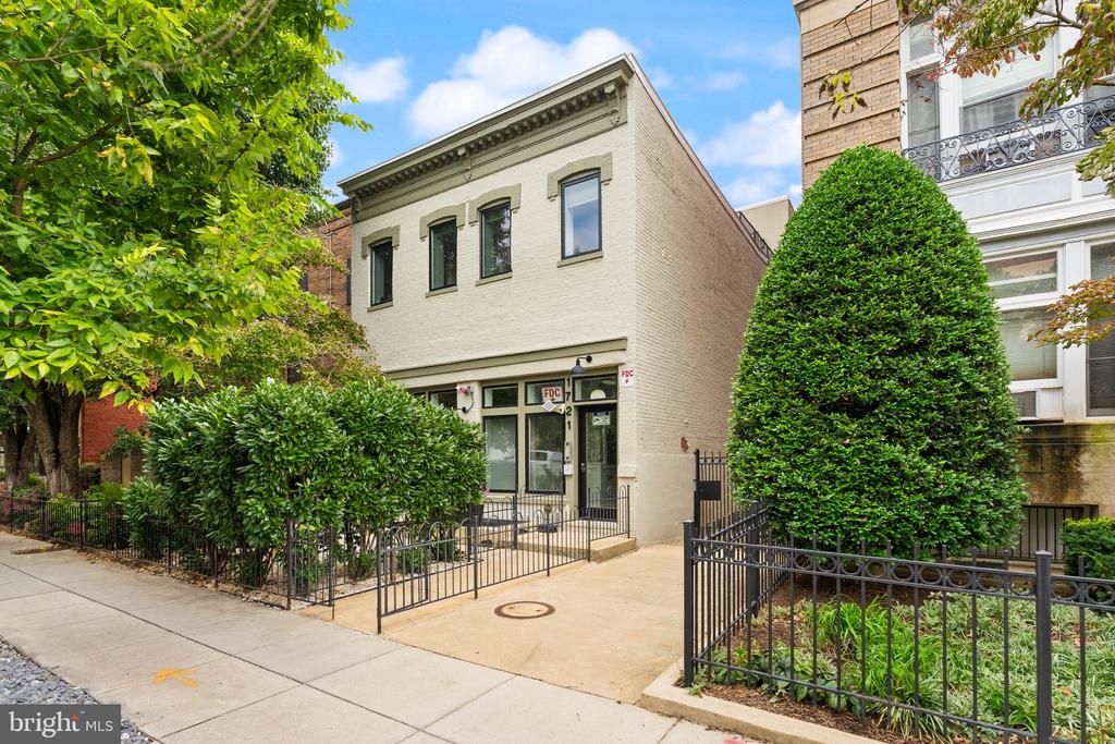 1721 20TH STREET NW Unit: 302