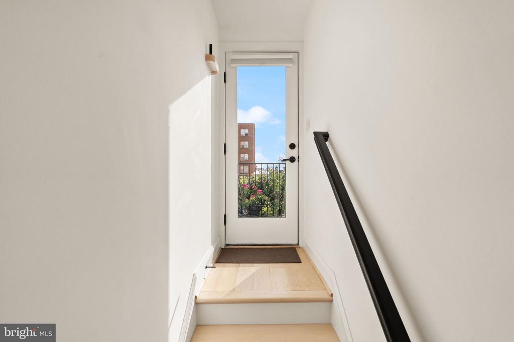1721 20TH STREET NW Unit: 302