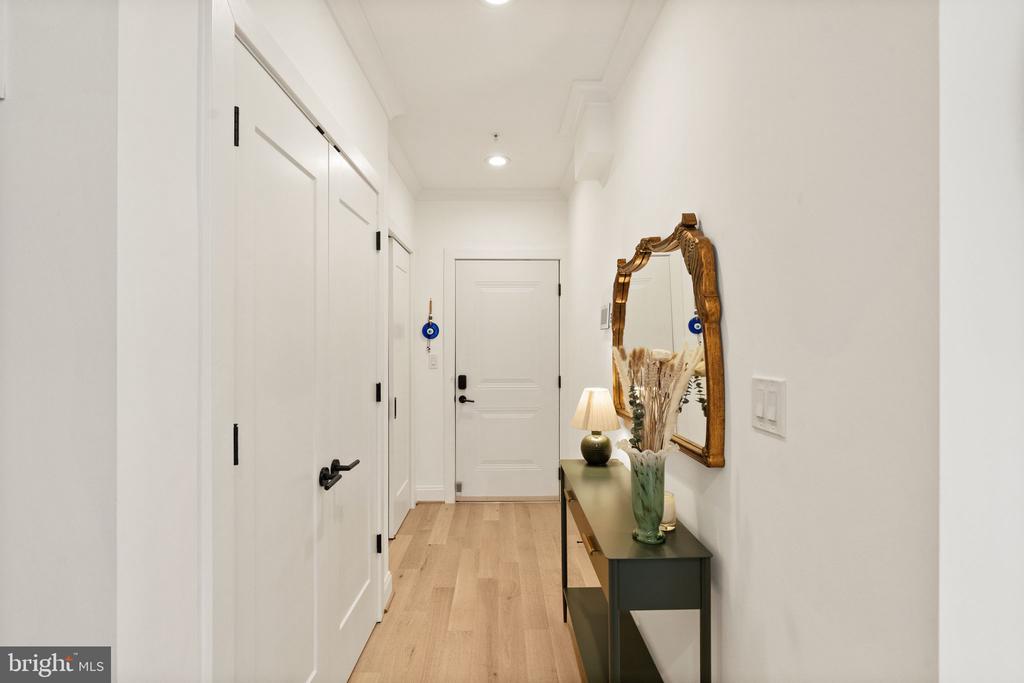 1721 20TH STREET NW Unit: 302