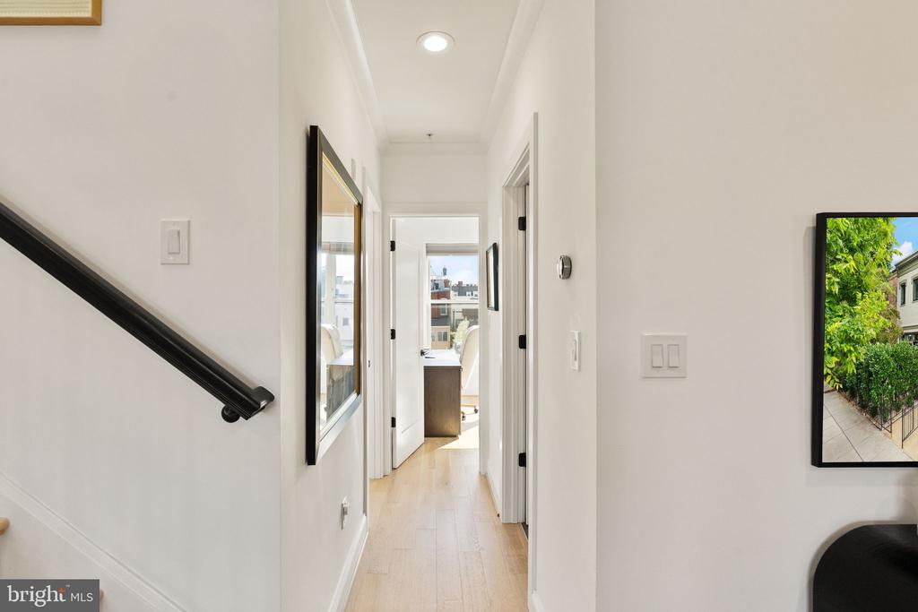 1721 20TH STREET NW Unit: 302