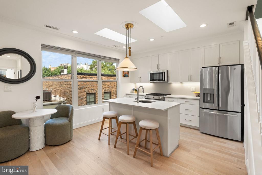 1721 20TH STREET NW Unit: 302