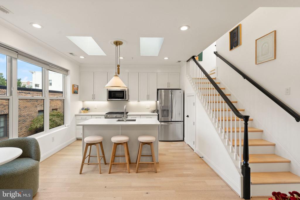 1721 20TH STREET NW Unit: 302