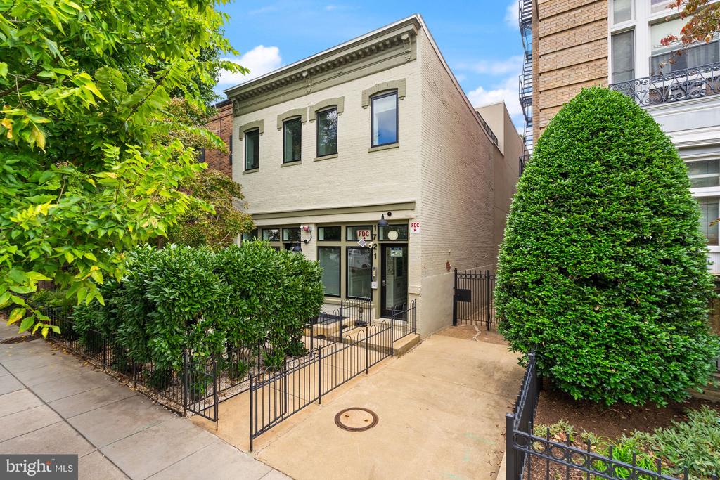 1721 20TH STREET NW Unit: 302