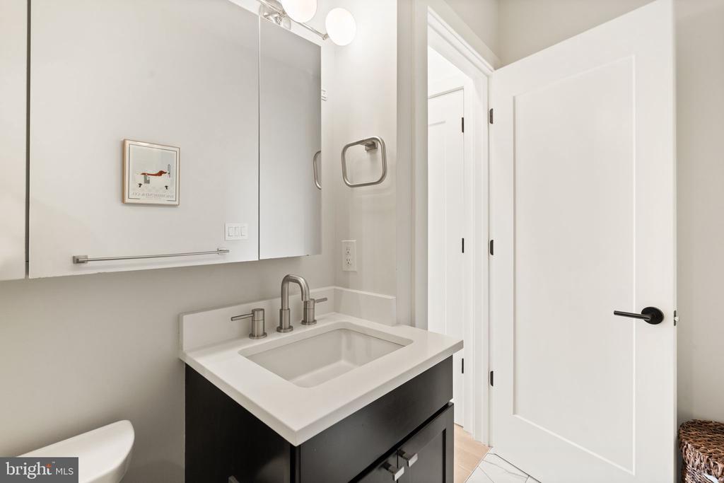 1721 20TH STREET NW Unit: 302