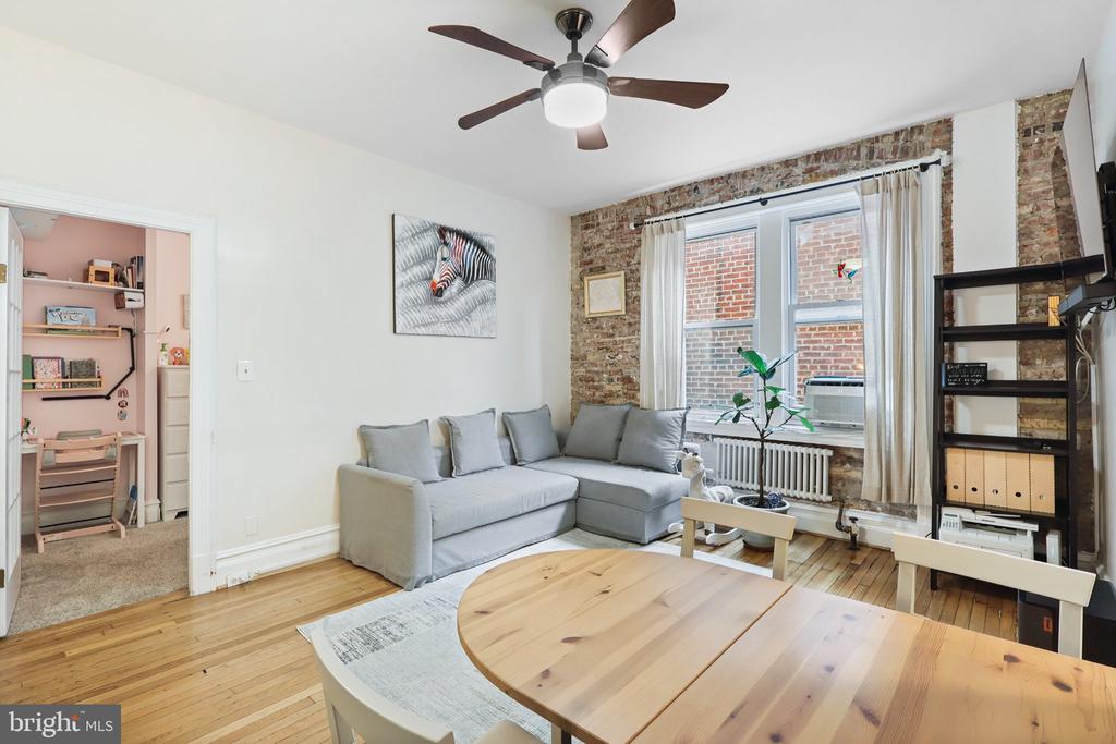 1526 17TH STREET NW Unit: 215