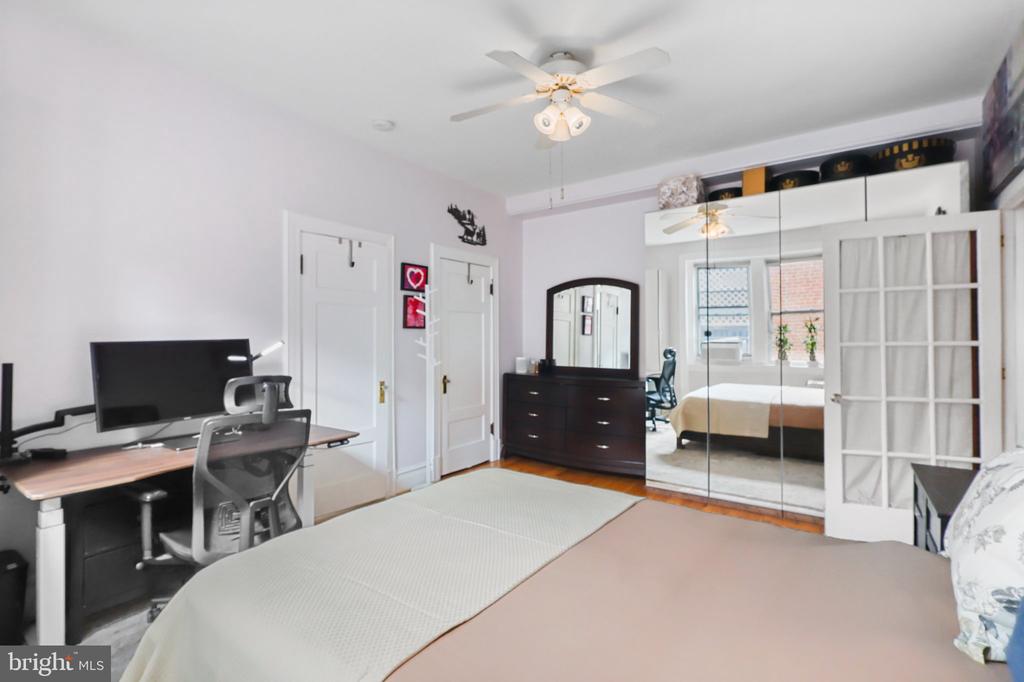 1526 17TH STREET NW Unit: 215